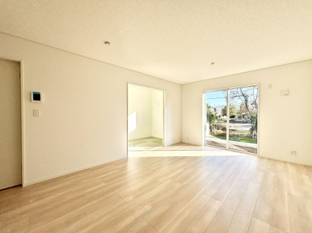 ���r���O�@�傫�ȑ����炽���Ղ�̗z���ƕ����������郊�r���O