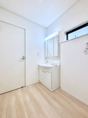 ���̑��@�������̂�����K��Ԃł��B�����̐g�x�x���C�����ǂ����g�������܂��B 