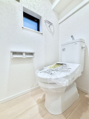 �g�C���@�g�C����1�K��2�K���ꂼ��ɔz�u����Ă��ĂƂĂ��֗��ł��B 