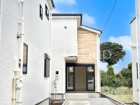 ���n�O�ώʐ^�@�����Ղ�̗z���ƊJ�����ɕ�܂�閾�邢�Z�܂�  