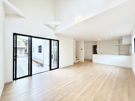 ���r���O�@���Ƒ��̓��₩�Șb�����ŕ�܂�閾�邢���r���O  