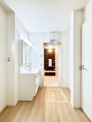 ���̑��@��Ƃ�̐��ʃX�y�[�X�Œ��̐g�x�x�����N���N