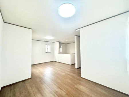 ���r���O�@�Z�ޕ��̌��������o�����A�C���e���A���l����̂��y���݂ȃ��r���O�ł��I 