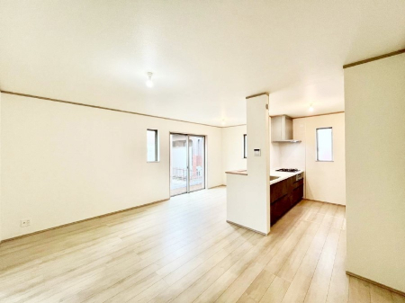 ���r���O�@�傫�ȑ����炽���Ղ�̗z���ƕ����������郊�r���O