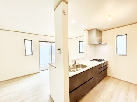 �L�b�`���@���������Ȃ��炲�Ƒ��Ƃ̉�b���y���߂�ΖʃJ�E���^�[�L�b�`��