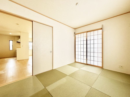 ���̑����ρ@���r���O�Ɨׂ荇���Ă���m���a���B�a�̋�Ԃłق��ƈꑧ�B