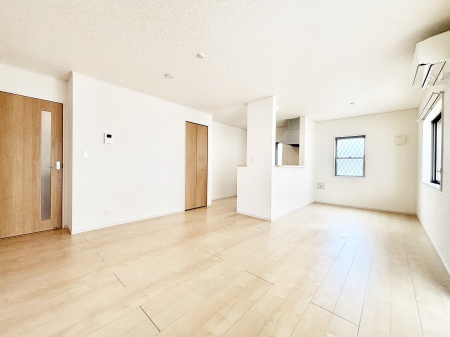 ���r���O�@�i�`�������e�C�X�g�̗D�����_�炩���F�g���̃t���[�����O���f�G�ȃ��r���O�ł��ˁB