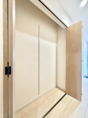 ���̑����ρ@�L�����[�B�|�������G�߂̏��������[���邱�Ƃ��ł��܂��B