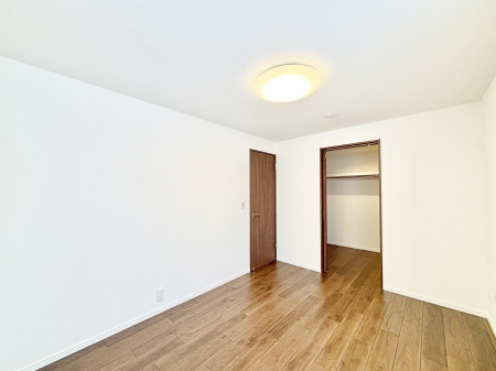 �Q���@�E�H�[�N�C���N���[�[�b�g�����邨�����B�G�߂��Ƃ̓���ւ����s�v�ŕ֗��ł��I