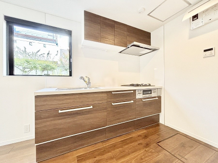 �L�b�`���@�u�₩�ȕ����ʂ蔲����L�b�`���B��������̂Ŗ��邭���C�ɂ��𗧂��܂��B