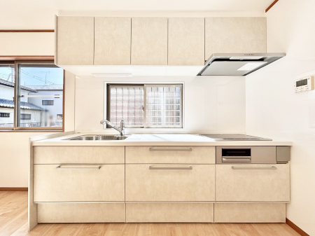 �L�b�`���@�L�b�`���̓V���v���ŃX�b�L�������O���̗��Ȃ��f�U�C���Ȃ̂ŉi���g�������ł���