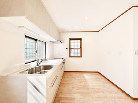 �L�b�`���@�u�₩�ȕ����ʂ蔲����L�b�`���B��������̂Ŗ��邭���C�ɂ��𗧂��܂�