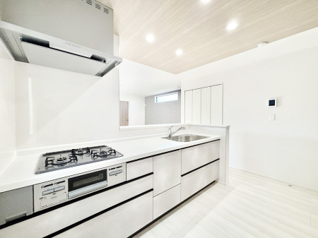 �L�b�`���@�������������I�ɁA�y�����I�V�X�e���L�b�`��