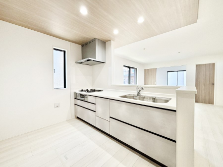 �L�b�`���@�J�E���^�[�z���ɂ��b�������Ȃ��疈���̂������������Ɗy����