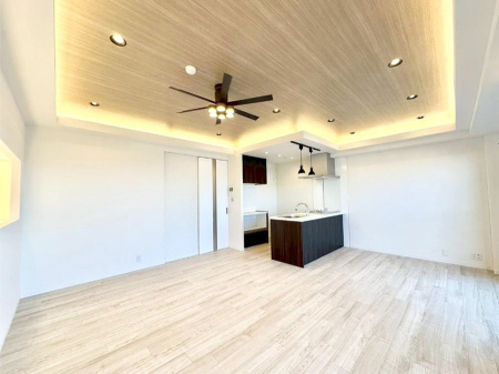 ���r���O�@�Ƒ��ꏏ�ɂ��H�����y���݂����Ȃ�L�X���r���O�_�C�j���O