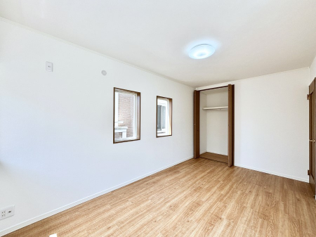 �q�������@�q�������ɂ��������߂Ȏ��[�X�y�[�X�����Ղ�̋���