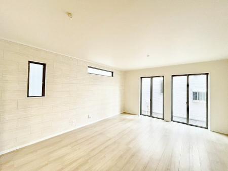 ���r���O�@�ǂ��ɂ��Ă��Ƒ��̂Ȃ������������R�~���j�P�[�V�������r���O�B