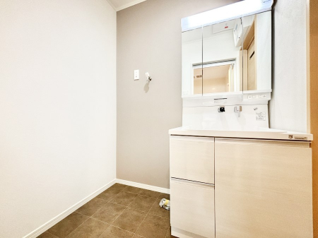 ʑEʏ@Ƃ̐ʃXy[XŒ̐gxxX[Y