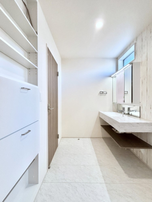 ���̑��@��Ƃ�̐��ʃX�y�[�X�Œ��̐g�x�x���X���[�Y��