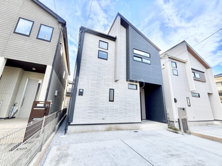 ���n�O�ώʐ^�@�������ꂽ�O�ρA�㎿�ȏZ��Ԃ��L���鎺���͉i�����S���ĉ߂�����Z���ł��B 