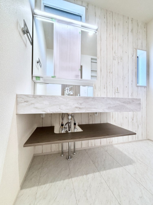 ���ʑ�E���ʏ��@�O�ʋ������������ʉ��ϑ�ł��B 