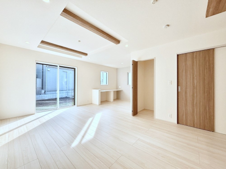 ���r���O�@�傫�ȑ����炽���Ղ�̗z���ƕ����������郊�r���O