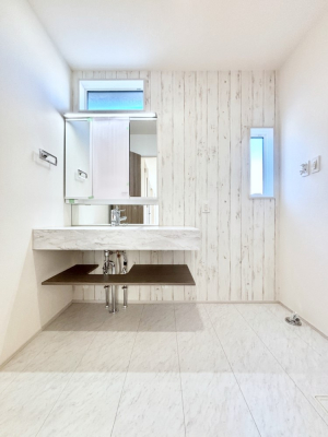 ���ʑ�E���ʏ��@�������̂�����K��Ԃł��B�����̐g�x�x���C�����ǂ����g�������܂��B 