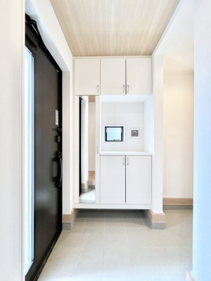 ���ց@�V���[�Y�C���N���[�N�t���̌��ցB�Ƒ��S���̌C��J��Ȃǂ���������[�ł��܂��B