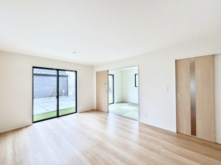 ���r���O�@�傫�ȑ����炽���Ղ�̗z���ƕ����������郊�r���O