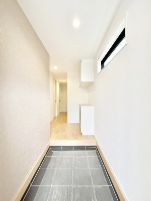 ց@ʔ͂Ƒ̎ʐ^G߂̃CeAŏIƂĉoł܂