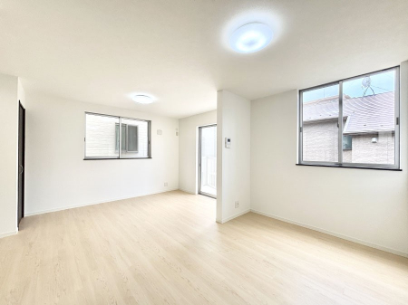 ���̑����ρ@�Ƒ��̏Ί炪���R�Ɛ��܂�Ă���A����ȕ��͋C�̃_�C�j���O�Ɏd�オ���Ă��܂� 