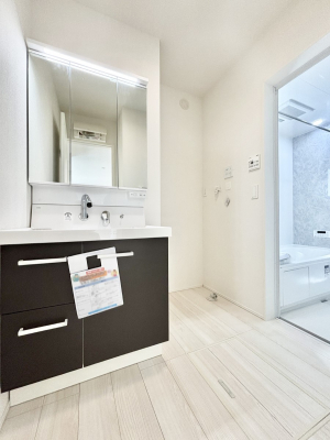 ʑEʏ@Ƃ̐ʃXy[XŒ̐gxxX[Y