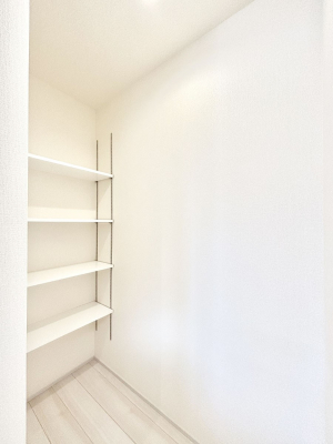 ���̑����ρ@�L�b�`���ɂ̓p���g���[�I�H�ނ̃X�g�b�N�͂������A���p�i�̎��[�Ȃǎg�����͂��낢��I