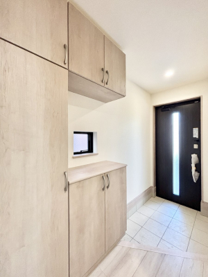 ���ց@�K���X�X���b�g�̓��������փh�A�������Ɍ���͂��Ă���܂�