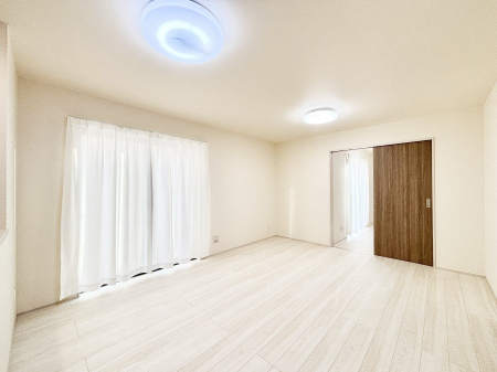 ���r���O�@�傫�ȑ����炽���Ղ�̗z���ƕ����������郊�r���O