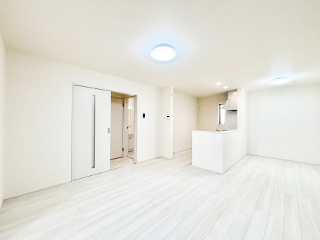 ���r���O�@���Ƒ��̓��₩�Șb�����ŕ�܂�閾�邢���r���O