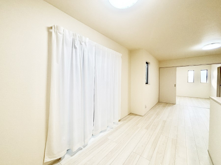 ���r���O�@�傫�ȑ����炽���Ղ�̗z���ƕ����������郊�r���O