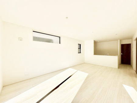 ���r���O�@���Ƒ��̓��₩�Șb�����ŕ�܂�閾�邢���r���O