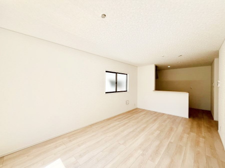 ���r���O�@�Z�ޕ��̌��������o�����A�C���e���A���l����̂��y���݂ȃ��r���O�ł��I   