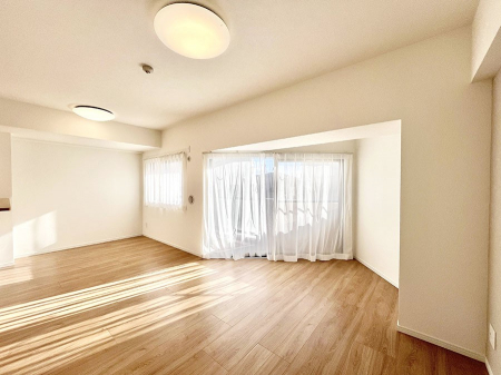 ���r���O�@���Ƒ��̓��₩�Șb�����ŕ�܂�閾�邢���r���O  