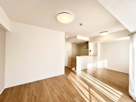 ���r���O�@�Ƒ��ꏏ�ɂ��H�����y���݂����Ȃ�L�X���r���O�_�C�j���O