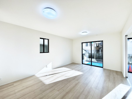 ���r���O�@�Z�ޕ��̌��������o�����A�C���e���A���l����̂��y���݂ȃ��r���O�ł��I 