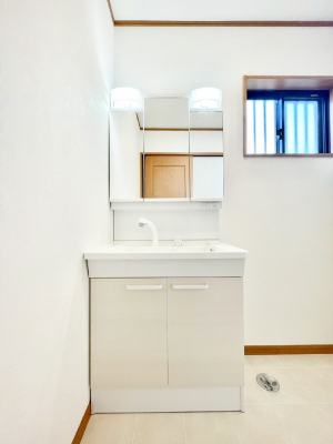 ʑEʏ@X^COɕ֗ȎOʋA~[LrlbgōׂXbL