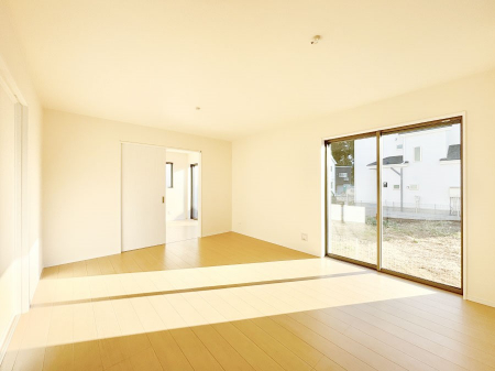 ̑ρ@Ƒ̏Ί炪RƐ܂ĂAȕ͋C̃_CjOɎdオĂ܂ 