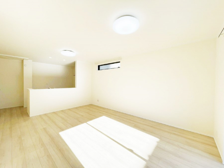 ���r���O�@���Ƒ��̓��₩�Șb�����ŕ�܂�閾�邢���r���O