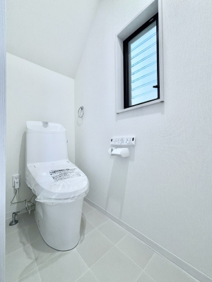 �g�C���@�g�C����1�K��2�K���ꂼ��ɔz�u����Ă��ĂƂĂ��֗��ł��B 