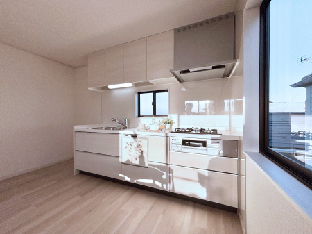 �L�b�`���@�u�₩�ȕ����ʂ蔲����L�b�`���B��������̂Ŗ��邭���C�ɂ��𗧂��܂��B