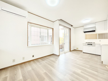 ���r���O�@�傫�ȑ����炽���Ղ�̗z���ƕ����������郊�r���O