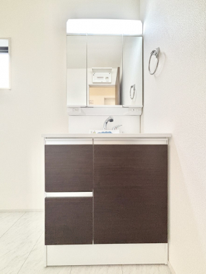 ���ʑ�E���ʏ��@�O�ʋ������������ʉ��ϑ�ł��B 