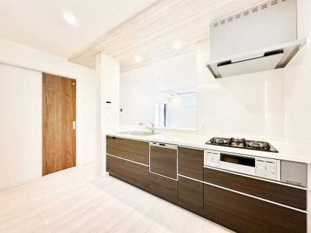 �L�b�`���@�J�E���^�[�z���Ɋy����������ׂ�B�����̂������������Ɣ��������Ȃ肻���ł��ˁB